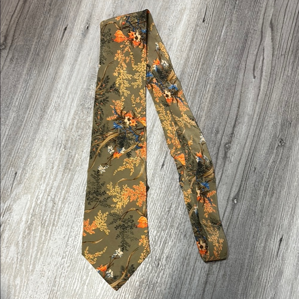Autumn floral Pattern Orange and Green vintage profuomo 100% Silk Tie